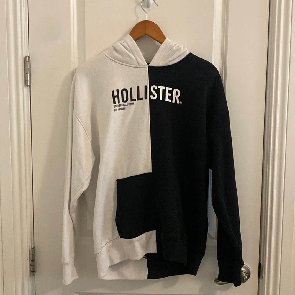Men’s Hollister Hoodie - Medium